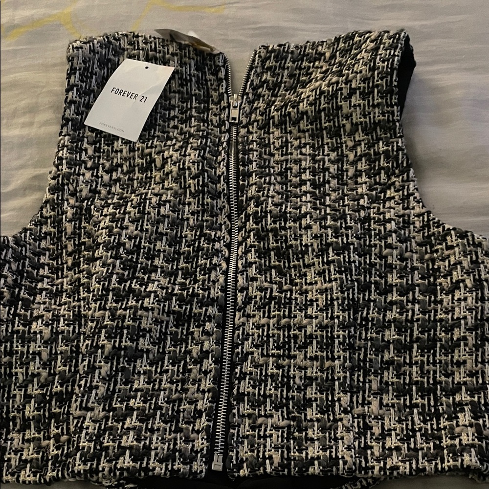 Forever 21 Chic Black and White Tweed Crop Top M - Picture 5 of 5